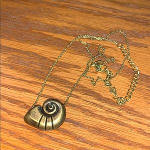 Ursula shell necklace